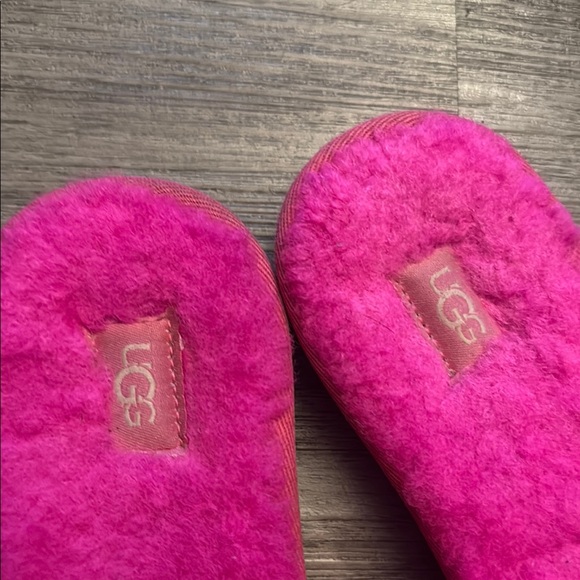 UGG Vibrant Pink Fluffy Slippers - Picture 2 of 5
